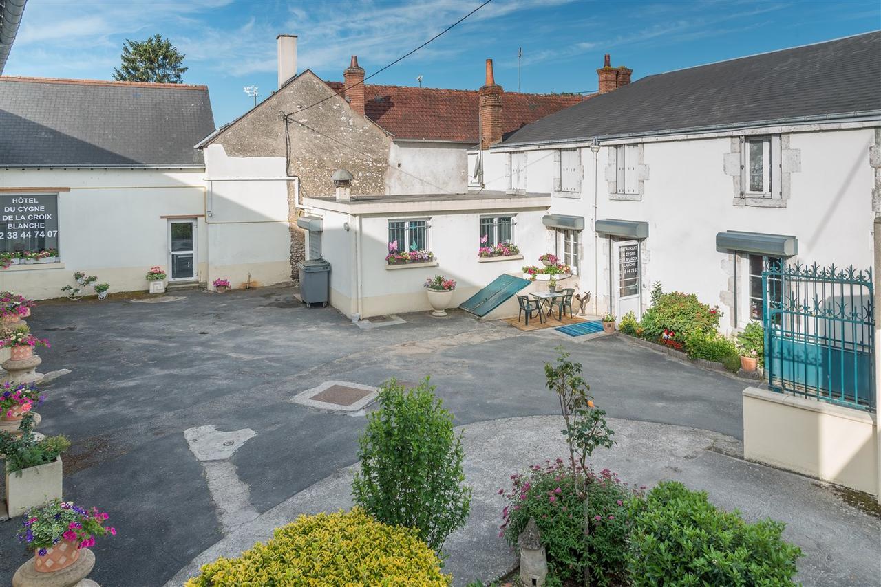 Auberge Le Cygne De La Croix Blanche Lailly-en-Val Exterior foto